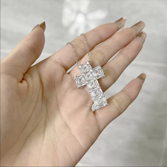 New Luxury 925 Silver Princess Cut Cross Diamond Necklace - Picture 3 of 12